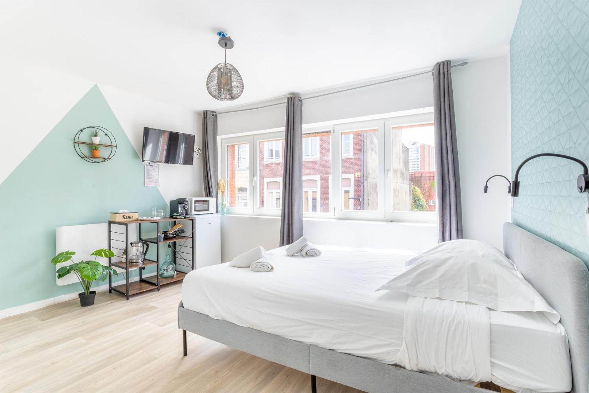 S&K Suite Grande Rue Roubaix - Chambre Spacieuse Et Sdb Privee - Netflix Et Cuisine Exterior photo