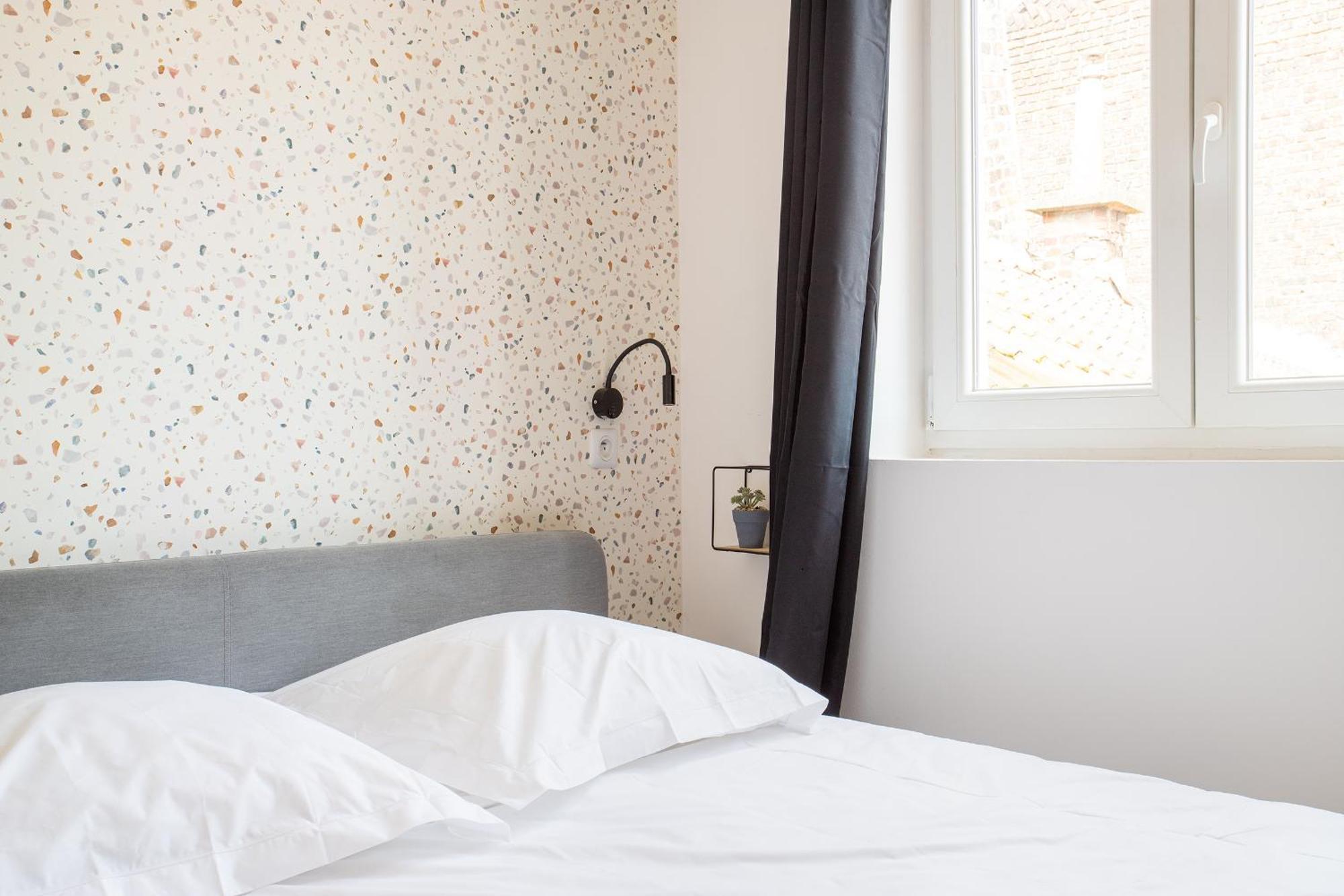 S&K Suite Grande Rue Roubaix - Chambre Spacieuse Et Sdb Privee - Netflix Et Cuisine Exterior photo