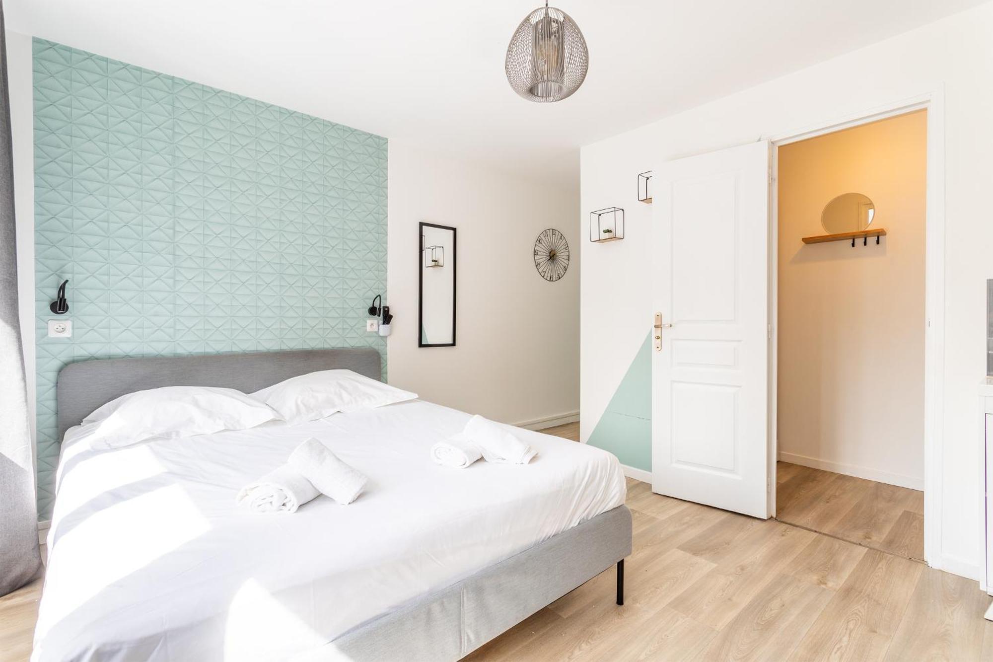 S&K Suite Grande Rue Roubaix - Chambre Spacieuse Et Sdb Privee - Netflix Et Cuisine Exterior photo